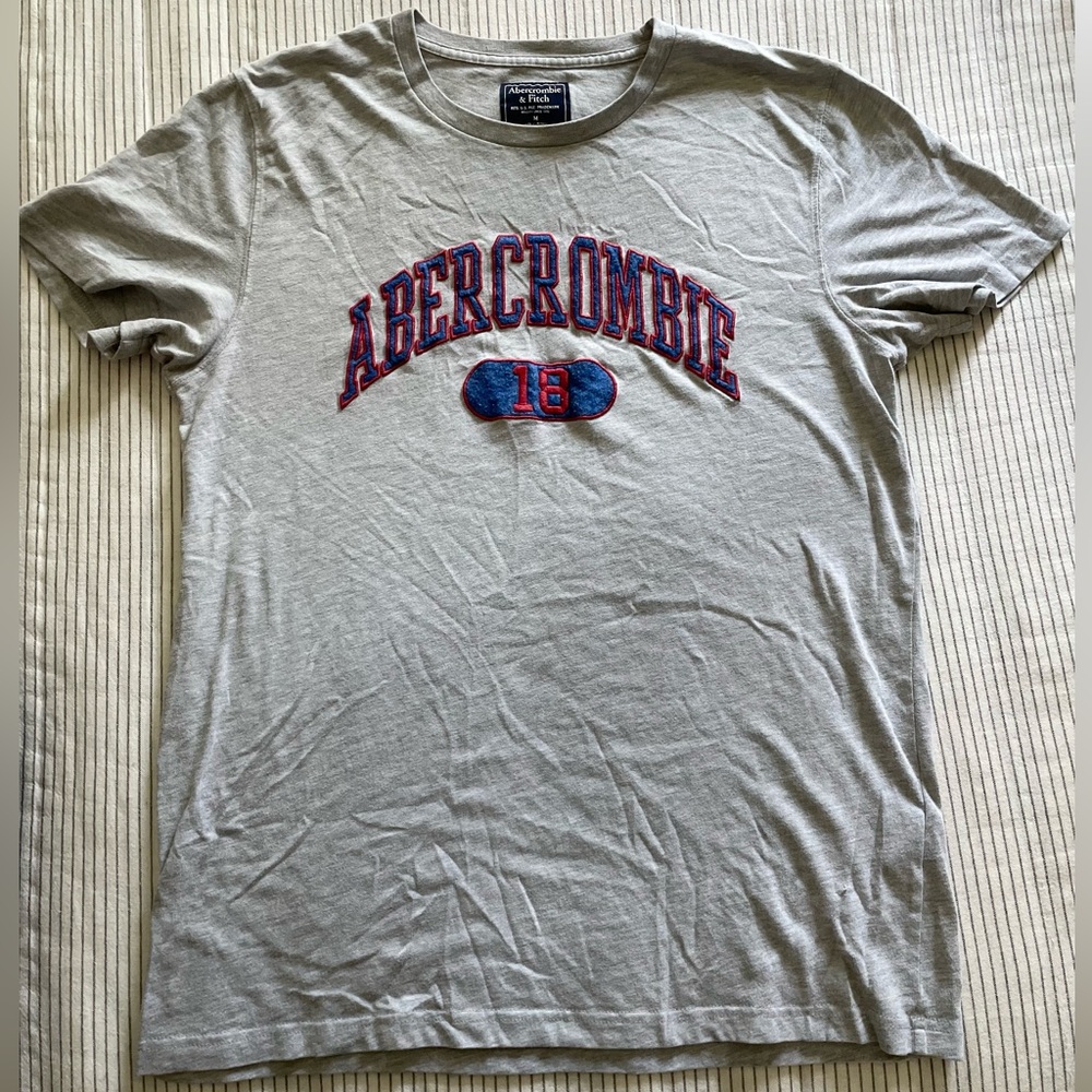 Abercrombie & Fitch Gray Short Sleeve Tee Classic Style
